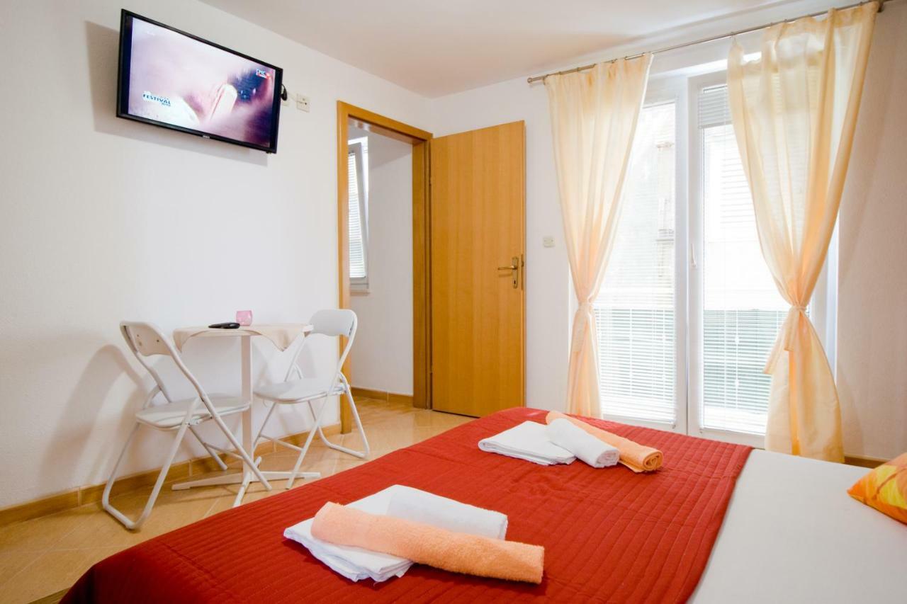 Apartmani Diki Макарска Екстериор снимка