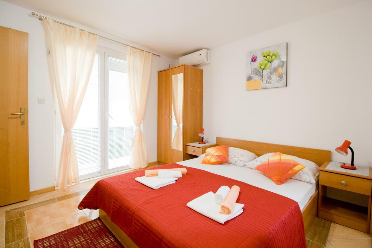 Apartmani Diki Макарска Екстериор снимка